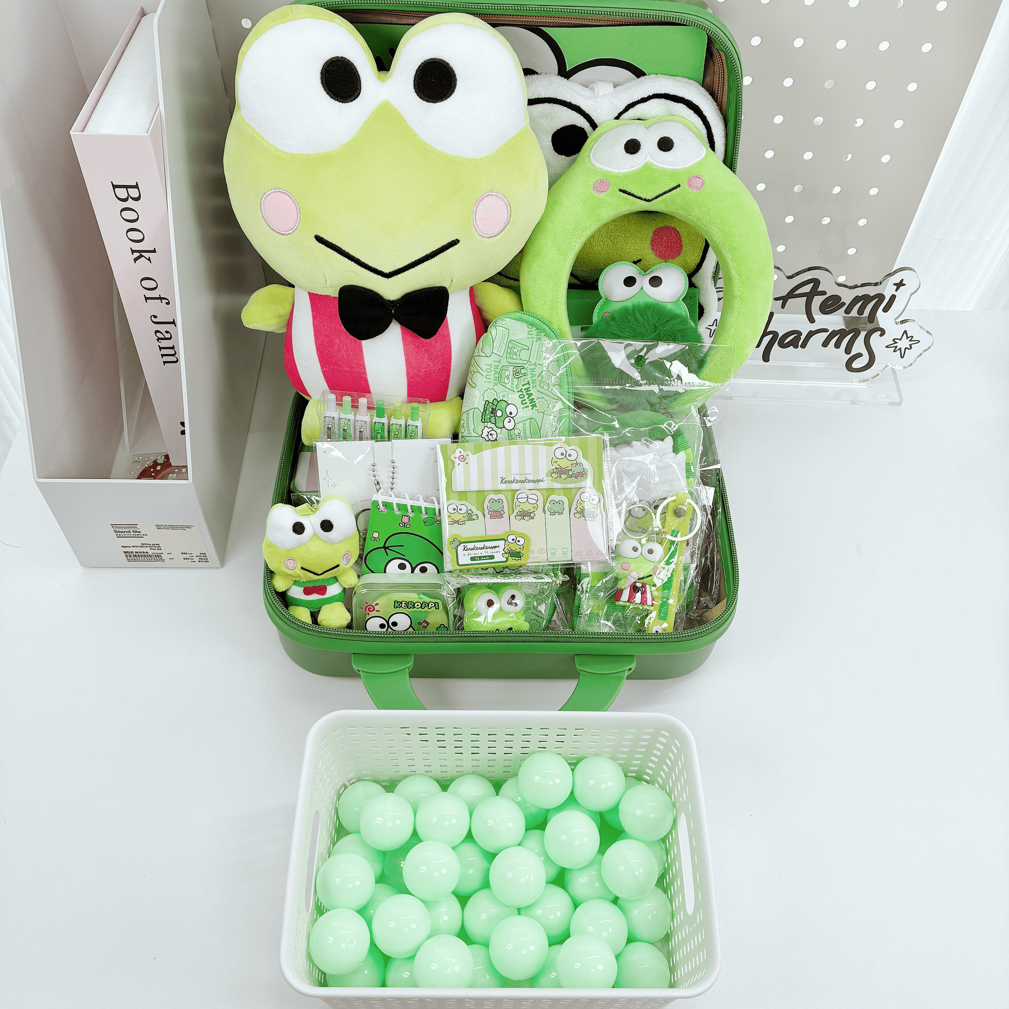 SA 14-Inch Suitcase Mystery Gift Box